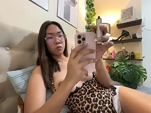 Sluttgwen69 online show from 03-14-26, 05:51