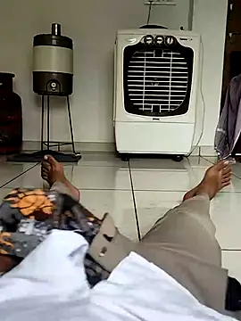 dhruve2010 online show from 09-12-25, 08:25