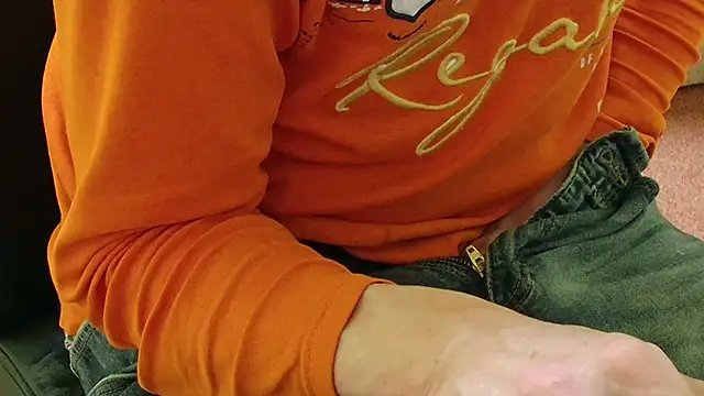 Snapshot of k74robert chatting on 02-26-26, 09:47 k74robert online show from 02-26-26, 09:47