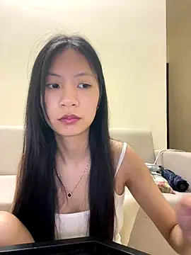 Lil-Gi online show from 10-28-25, 03:25