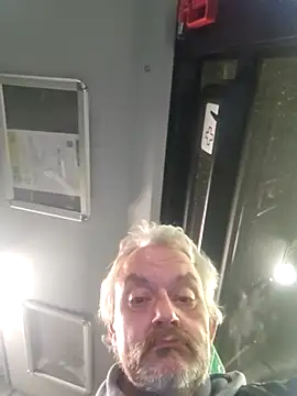 Snapshot of Fonse1860 chatting on 11-07-25, 09:42 Fonse1860 online show from 11-07-25, 09:42