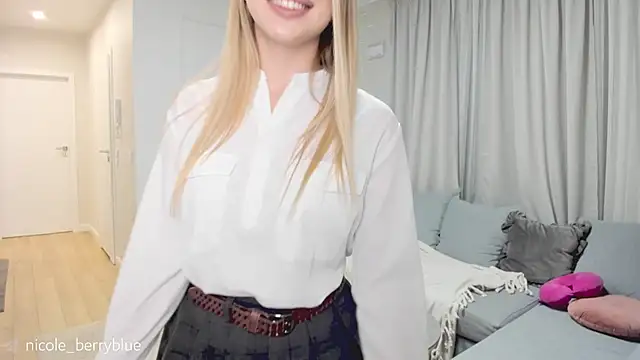 Snapshot of nicole_blueberry chatting on 09-29-25, 08:24 nicole blueberry online show from 09-29-25, 08:24