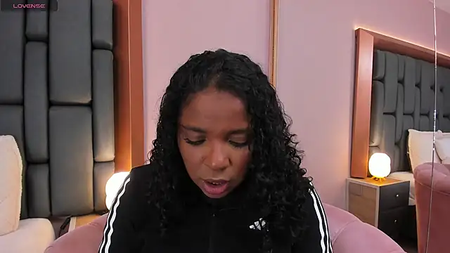 Snapshot of LisaMendez chatting on 02-04-26, 04:07 LisaMendez online show from 02-04-26, 04:07