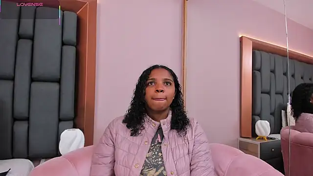 Snapshot of LisaMendez chatting on 02-12-26, 03:56 LisaMendez online show from 02-12-26, 03:56