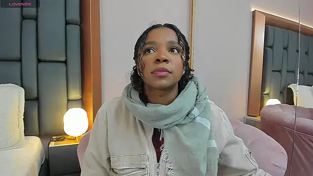 Snapshot of LisaMendez chatting on 02-22-26, 03:40 LisaMendez online show from 02-22-26, 03:40