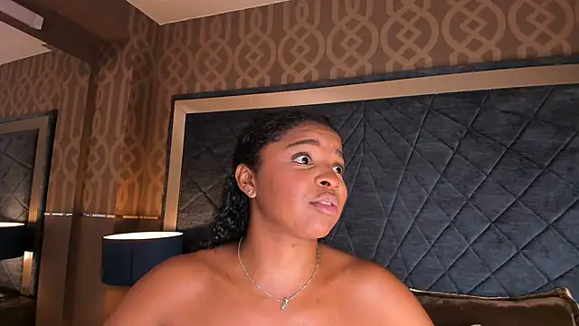 Snapshot of LisaMendez chatting on 07-08-26, 03:44 LisaMendez online show from 07-08-26, 03:44