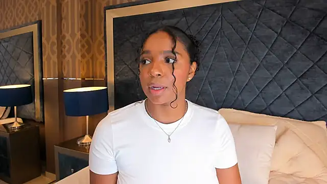 Snapshot of LisaMendez chatting on 07-17-26, 11:31 LisaMendez online show from 07-17-26, 11:31