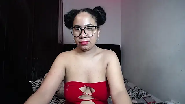 Snapshot of Kristynsmith chatting on 09-12-25, 03:39 Kristynsmith online show from 09-12-25, 03:39