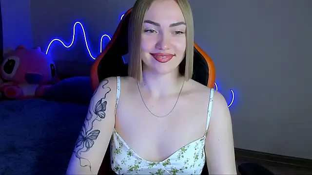 LaraKrein lk online show from 10-22-25, 07:35