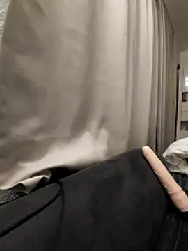 SexyJulia21 online show from 04-15-26, 05:03