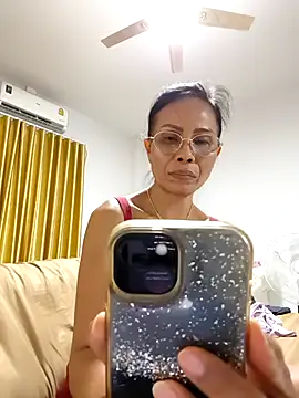 Mama Eva 1 online show from 04-22-26, 08:10