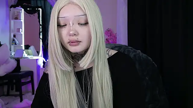 Snapshot of Lein_Bone chatting on 05-12-26, 12:30 Lein Bone online show from 05-12-26, 12:30