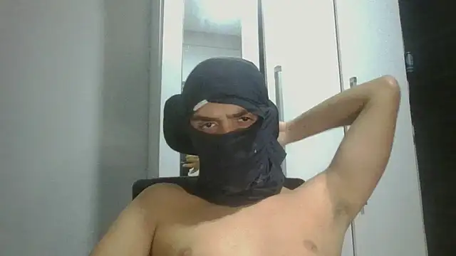 Snapshot of Novinhoo_0 chatting on 04-02-26, 11:02 Novinhoo 0 online show from 04-02-26, 11:02