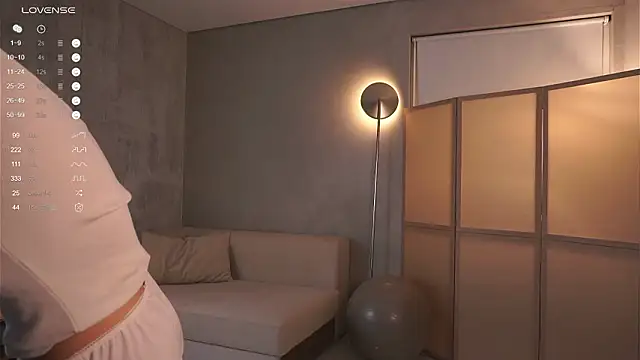 Snapshot of Moon_cutie chatting on 02-03-26, 06:35 Moon cutie online show from 02-03-26, 06:35