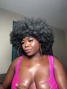 Snapshot of WomanNextdoor1 chatting on 02-11-26, 06:18 WomanNextdoor1 online show from 02-11-26, 06:18