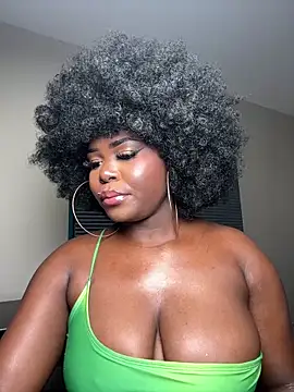 WomanNextdoor1 online show from 03-28-26, 08:25