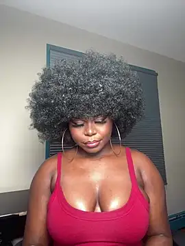 WomanNextdoor1 online show from 03-31-26, 10:54