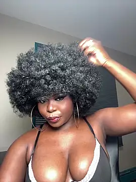 WomanNextdoor1 online show from 04-16-26, 09:21