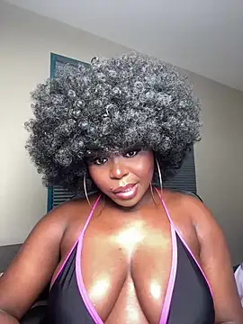 Snapshot of WomanNextdoor1 chatting on 05-02-26, 04:06 WomanNextdoor1 online show from 05-02-26, 04:06