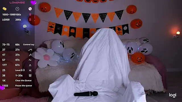 Momo Ayase  online show from 10-30-25, 02:18