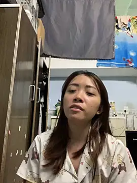 Snapshot of Minee1202 chatting on 05-12-26, 01:03 Minee1202 online show from 05-12-26, 01:03