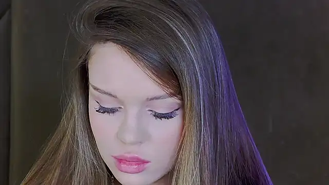 MarilynNova online show from 11-30-25, 04:38