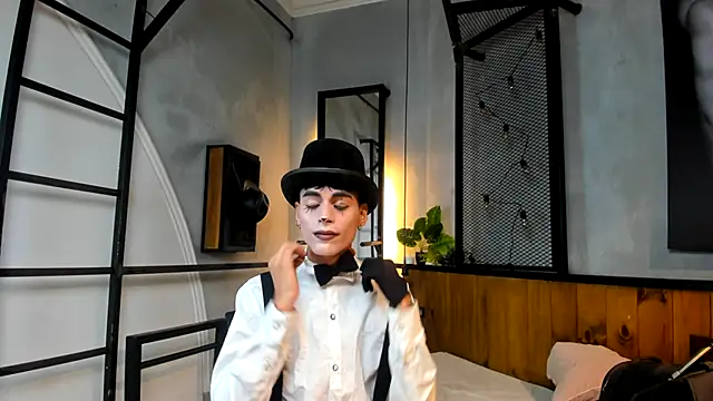 Dani mc1 online show from 10-31-25, 11:55