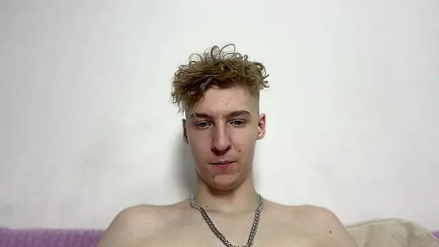 Snapshot of MrSexyCum4U chatting on 02-12-26, 10:05 MrSexyCum4U online show from 02-12-26, 10:05