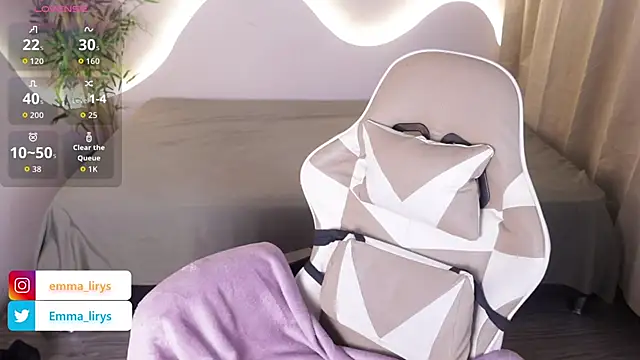 Emma and Issac online show from 11-21-25, 04:55