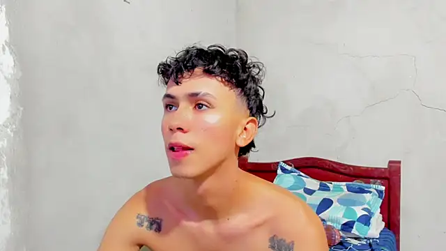 Snapshot of Damien_444 chatting on 09-10-25, 01:00 Damien 444 online show from 09-10-25, 01:00