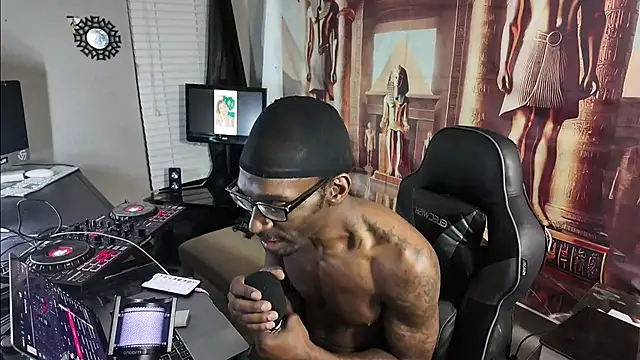 Triggerhappycj100 online show from 03-29-26, 01:16