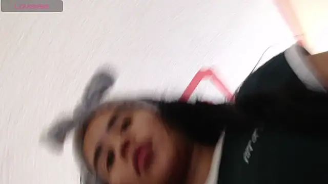 laure torres online show from 10-25-25, 05:40