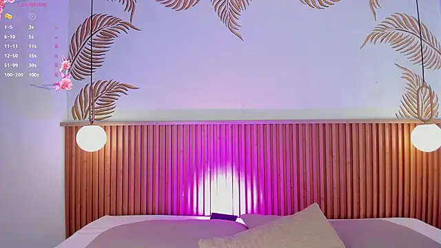 Snapshot of Valleriie_ chatting on 06-17-26, 03:57 Valleriie online show from 06-17-26, 03:57