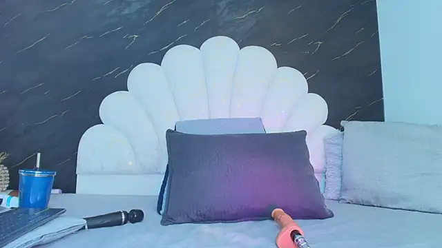 Roxana gomez online show from 04-13-26, 03:45