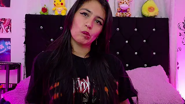 queen smiley online show from 10-14-25, 03:51