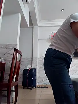 Snapshot of Anny-ly chatting on 11-15-25, 08:22 Anny-ly online show from 11-15-25, 08:22