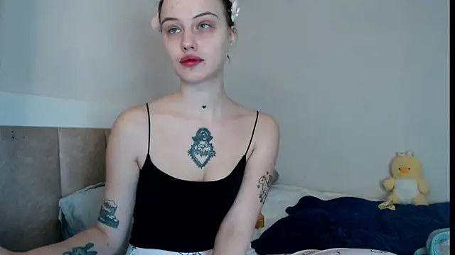 Snapshot of Pizda-Drozda chatting on 10-28-25, 08:11 Pizda-Drozda online show from 10-28-25, 08:11