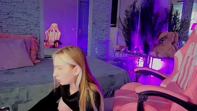 Reina Cummings online show from 01-17-26, 06:51