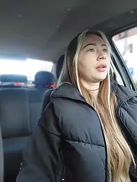 Reina Cummings online show from 04-08-26, 05:18