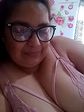 ladytropical1 online show from 12-18-25, 04:02