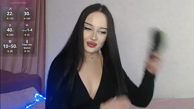 Snapshot of kari_meow chatting on 10-13-25, 07:25 kari meow online show from 10-13-25, 07:25