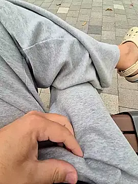 starvingo2002 online show from 11-08-25, 02:45