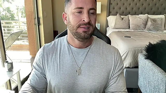 brettmycles28 online show from 10-30-25, 05:57