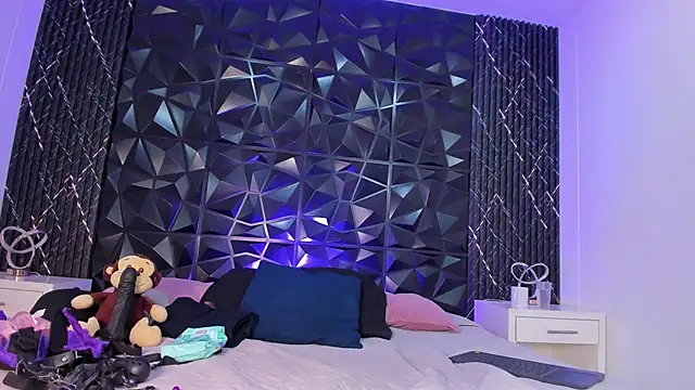 VictoriaSanz  online show from 10-08-25, 05:27