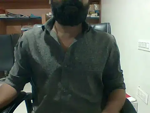 Snapshot of autophile-indian chatting on 09-25-25, 07:01 autophile-indian online show from 09-25-25, 07:01