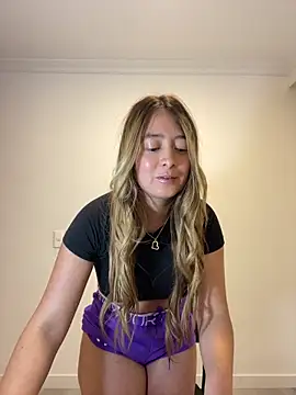 Zara Ross online show from 04-14-26, 01:33