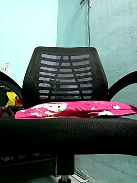 Snapshot of Minety473 chatting on 10-12-25, 01:26 Minety473 online show from 10-12-25, 01:26