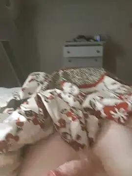 Lavoieya online show from 10-29-25, 06:04