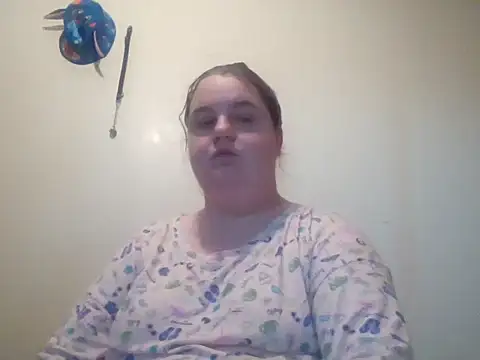 Snapshot of LittleBunny3 chatting on 10-13-25, 10:10 LittleBunny3 online show from 10-13-25, 10:10