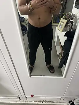 7 INCH MONSTER online show from 02-12-26, 08:42